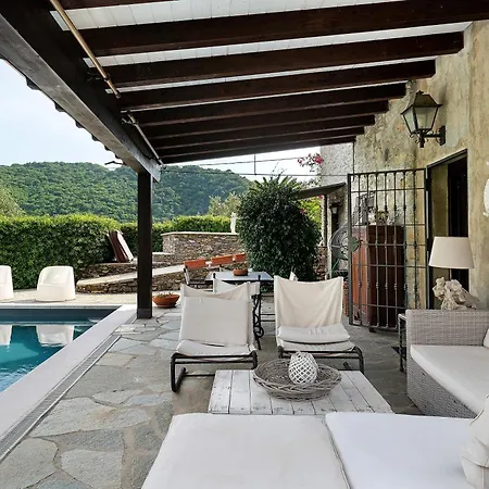 Daphne Pool And Jacuzzi Vescina